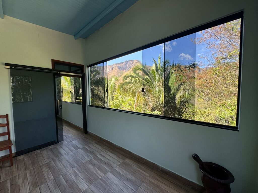 Maravilhosa Chácara – 11 Hectares – Casa de 320m² – Vista Deslumbrante – Nascente  Alto Paraíso – GO 