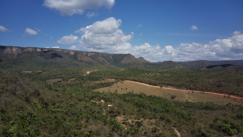 Maravilhosa Chácara – 11 Hectares – Casa de 320m² – Vista Deslumbrante – Nascente  Alto Paraíso – GO 