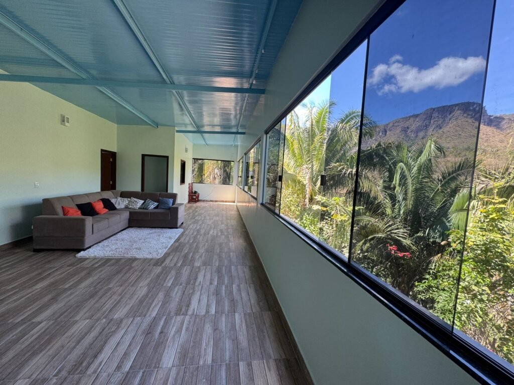 Maravilhosa Chácara – 11 Hectares – Casa de 320m² – Vista Deslumbrante – Nascente  Alto Paraíso – GO 