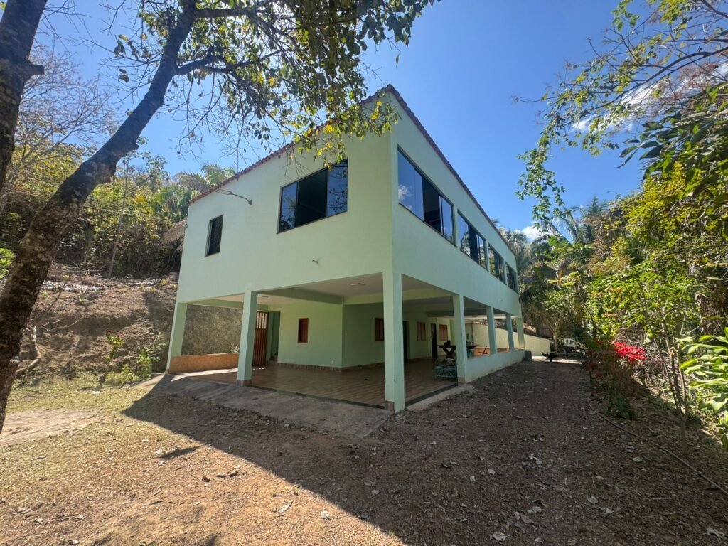Maravilhosa Chácara – 11 Hectares – Casa de 320m² – Vista Deslumbrante – Nascente  Alto Paraíso – GO 