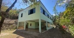 Maravilhosa Chácara – 11 Hectares – Casa de 320m² – Vista Deslumbrante – Nascente  Alto Paraíso – GO 