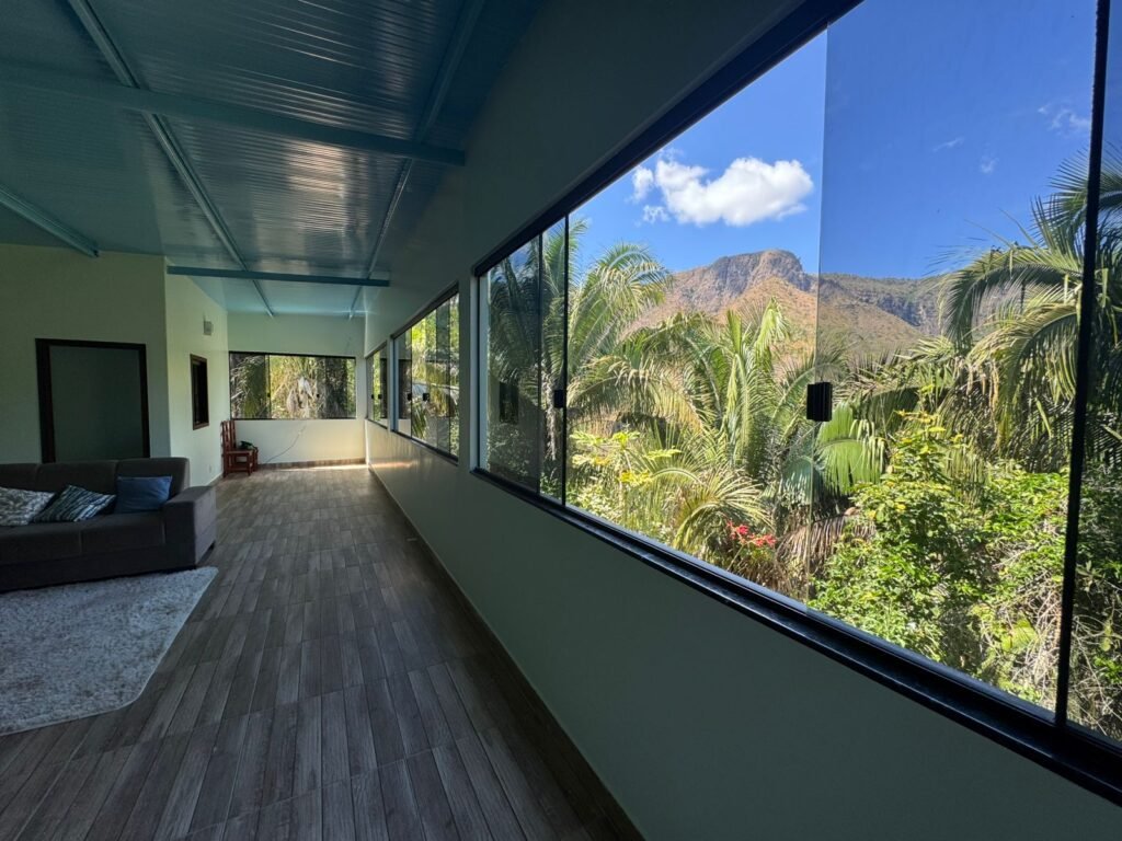 Maravilhosa Chácara – 11 Hectares – Casa de 320m² – Vista Deslumbrante – Nascente  Alto Paraíso – GO 