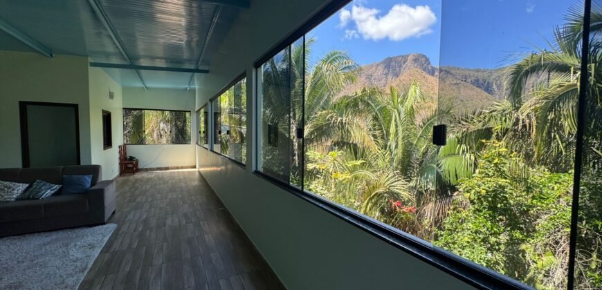 Maravilhosa Chácara – 11 Hectares – Casa de 320m² – Vista Deslumbrante – Nascente  Alto Paraíso – GO 