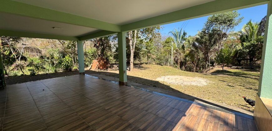 Maravilhosa Chácara – 11 Hectares – Casa de 320m² – Vista Deslumbrante – Nascente  Alto Paraíso – GO 