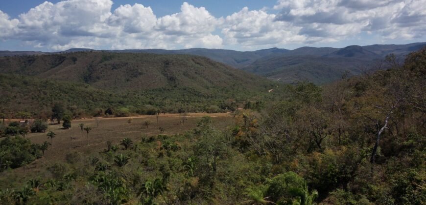 Maravilhosa Chácara – 11 Hectares – Casa de 320m² – Vista Deslumbrante – Nascente  Alto Paraíso – GO 