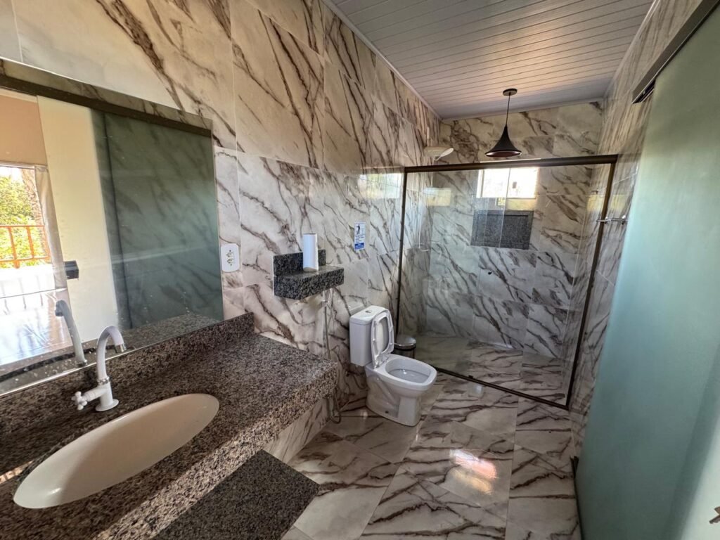 Vende-se Prédio Comercial – 2.300m2 em Localização Privilegiada – Alto Paraíso de Goiás