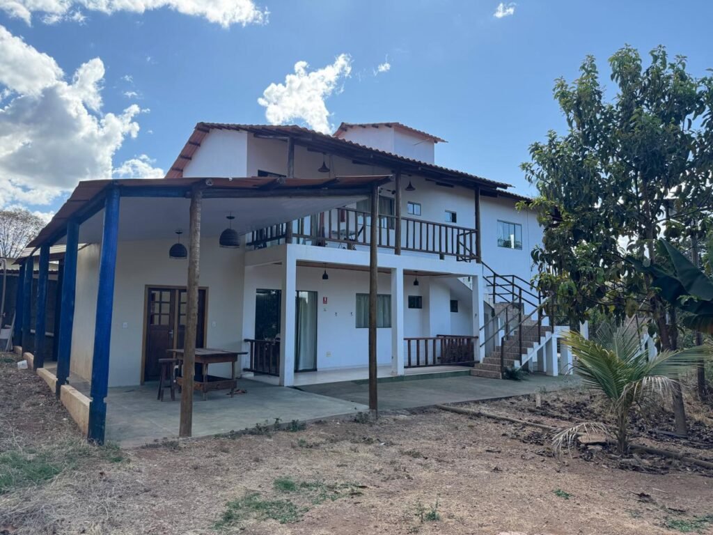 Vende-se Prédio Comercial – 2.300m2 em Localização Privilegiada – Alto Paraíso de Goiás