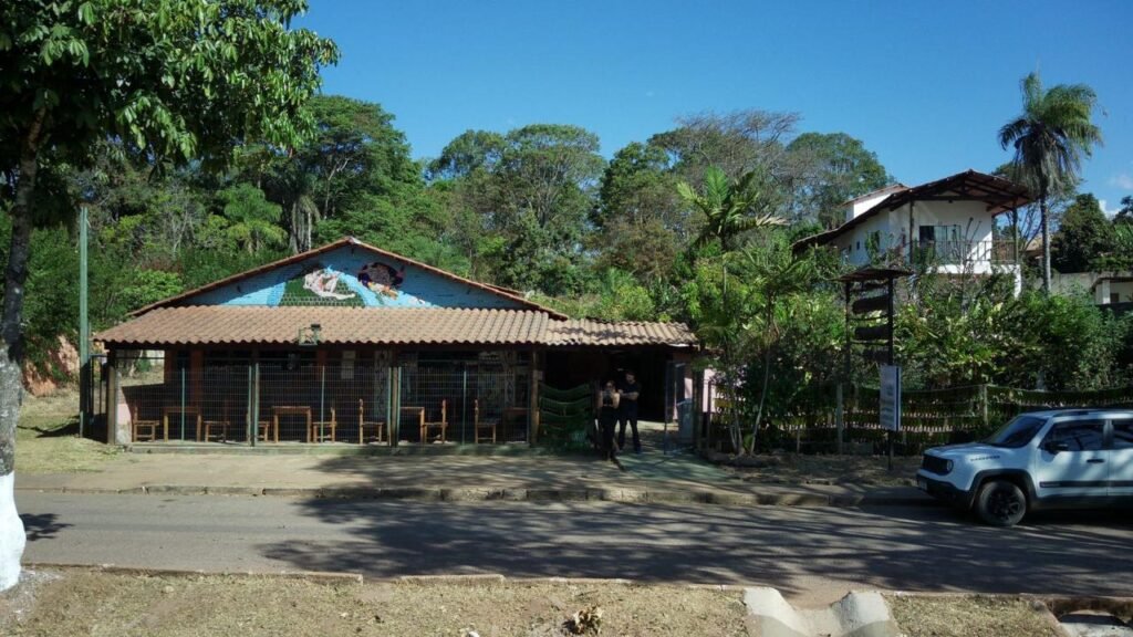 Vende-se Prédio Comercial – 2.300m2 em Localização Privilegiada – Alto Paraíso de Goiás