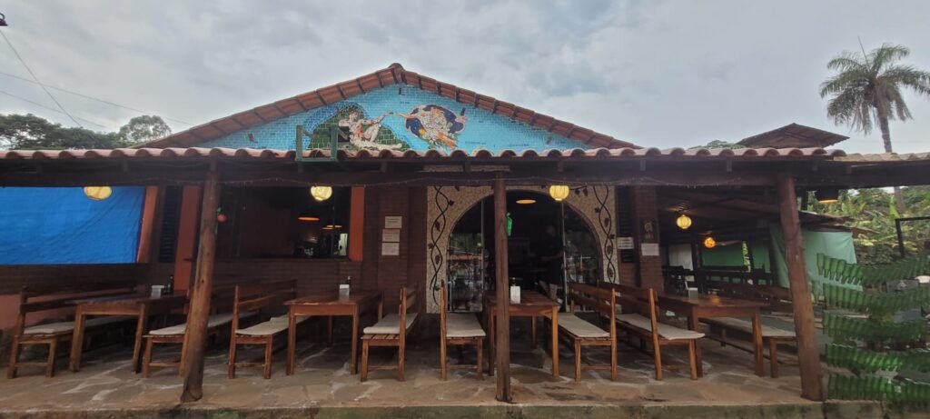 Vende-se Prédio Comercial – 2.300m2 em Localização Privilegiada – Alto Paraíso de Goiás