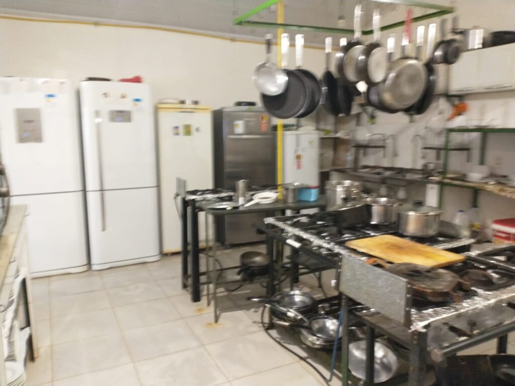 Vende-se Prédio Comercial – 2.300m2 em Localização Privilegiada – Alto Paraíso de Goiás