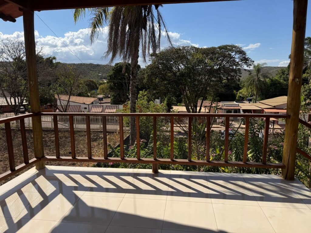 Vende-se Prédio Comercial – 2.300m2 em Localização Privilegiada – Alto Paraíso de Goiás