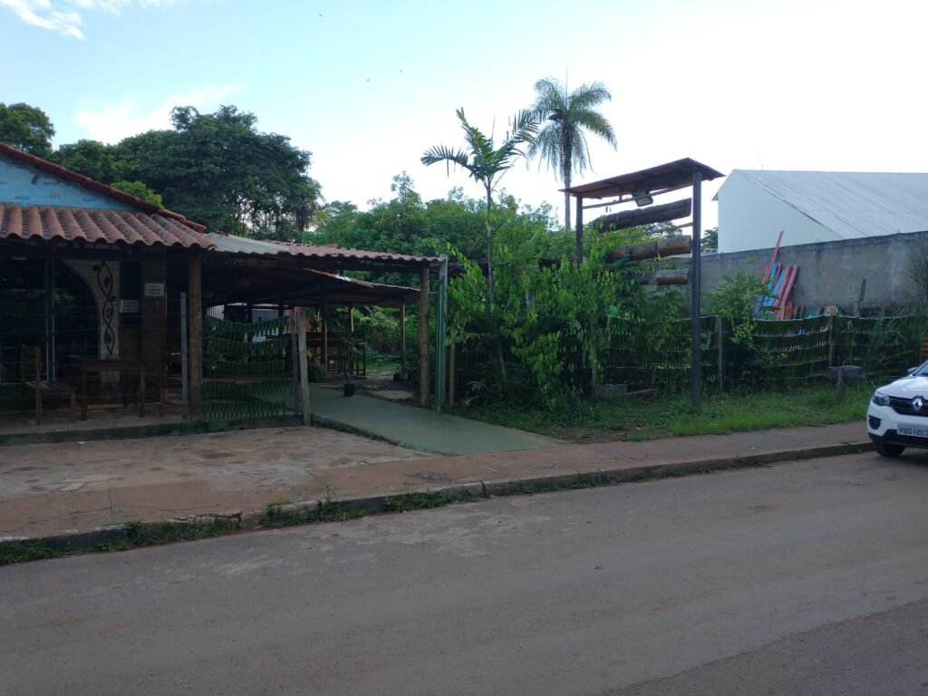 Vende-se Prédio Comercial – 2.300m2 em Localização Privilegiada – Alto Paraíso de Goiás