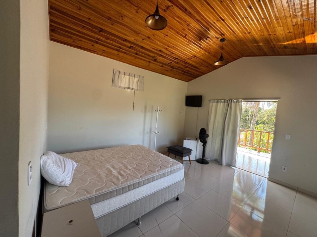 Vende-se Prédio Comercial – 2.300m2 em Localização Privilegiada – Alto Paraíso de Goiás