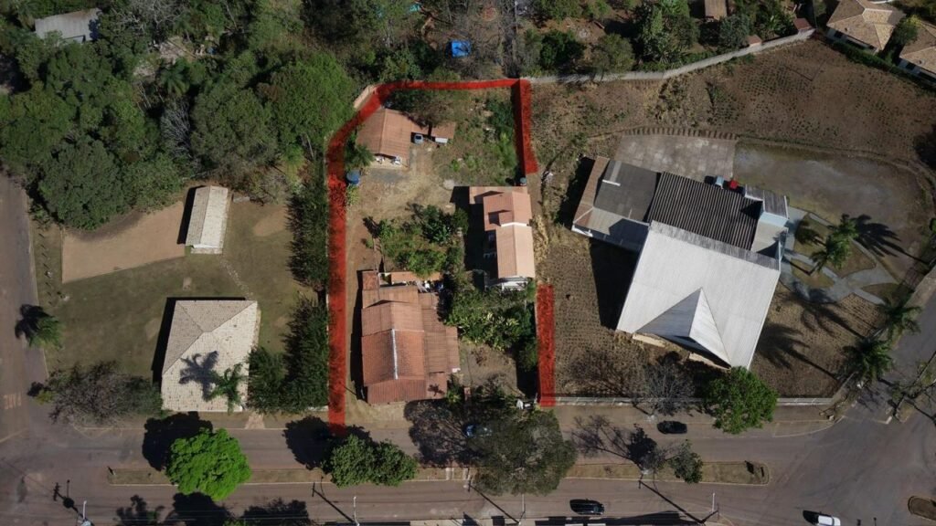 Vende-se Prédio Comercial – 2.300m2 em Localização Privilegiada – Alto Paraíso de Goiás