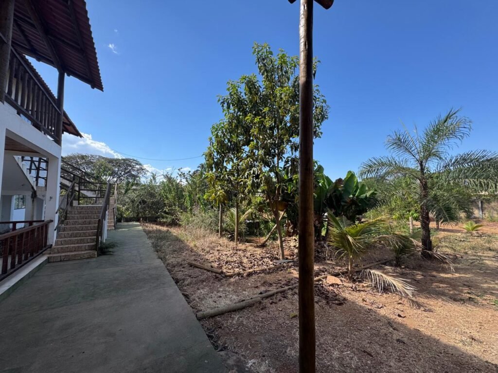 Vende-se Prédio Comercial – 2.300m2 em Localização Privilegiada – Alto Paraíso de Goiás
