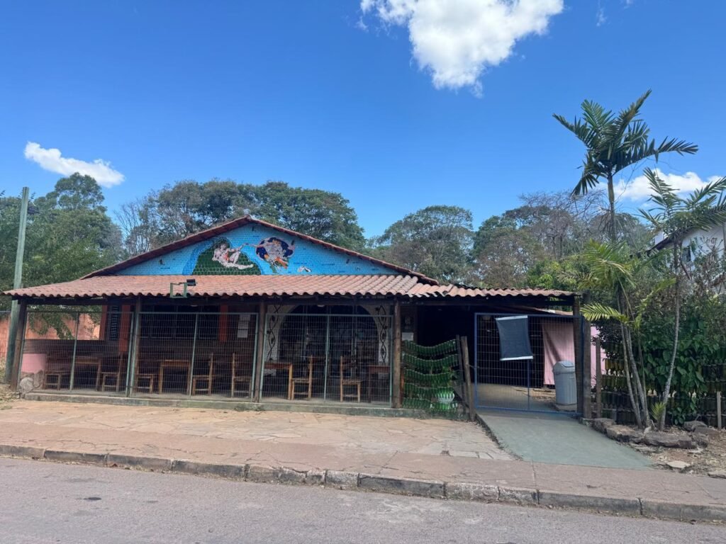Vende-se Prédio Comercial – 2.300m2 em Localização Privilegiada – Alto Paraíso de Goiás