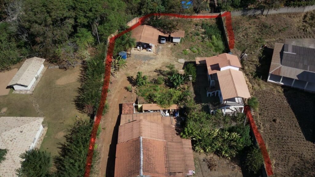 Vende-se Prédio Comercial – 2.300m2 em Localização Privilegiada – Alto Paraíso de Goiás