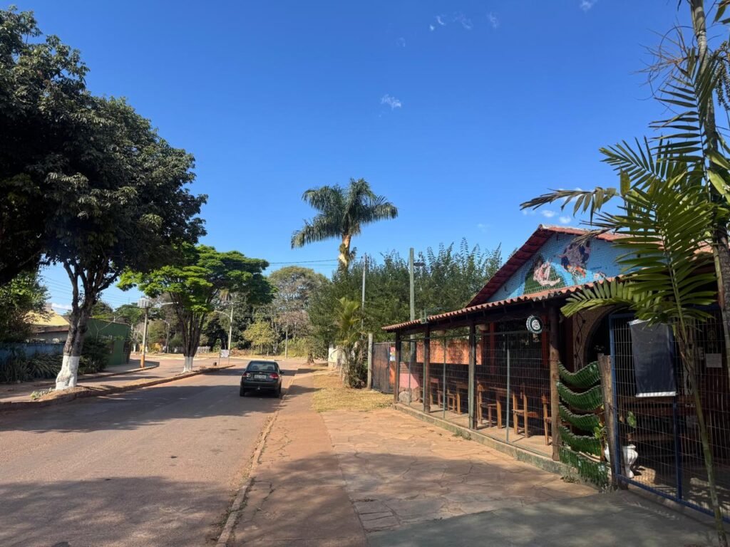Vende-se Prédio Comercial – 2.300m2 em Localização Privilegiada – Alto Paraíso de Goiás