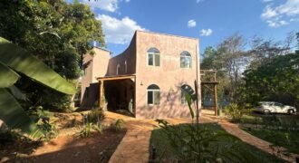 Linda Casa – Povoado do Moinho – Próximo Cachoeira Anjos e Arcanjos – Chapada dos Veadeiros Linda Casa – Povoado do Moinho – Próximo Cachoeira Anjos e Arcanjos – Chapada dos Veadeiros