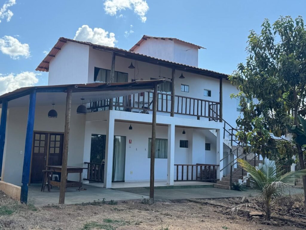 Vende-se Prédio Comercial – 2.300m2 em Localização Privilegiada – Alto Paraíso de Goiás