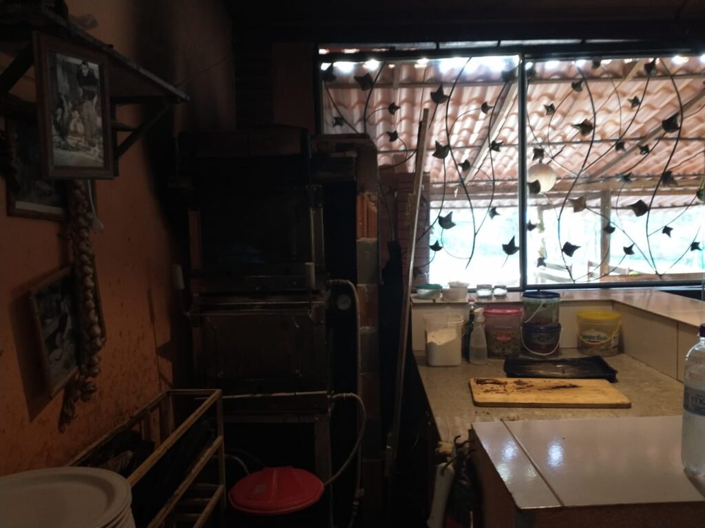 Vende-se Prédio Comercial – 2.300m2 em Localização Privilegiada – Alto Paraíso de Goiás