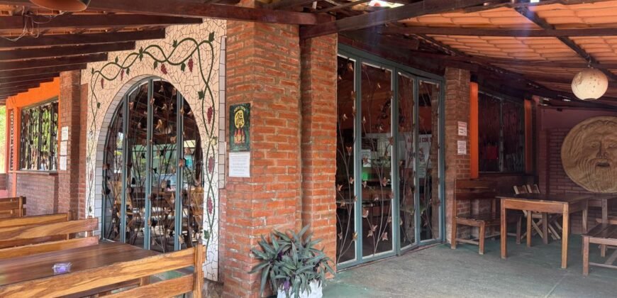 Vende-se Prédio Comercial – 2.300m2 em Localização Privilegiada – Alto Paraíso de Goiás Vende-se Prédio Comercial – 2.300m2 em Localização Privilegiada – Alto Paraíso de Goiás