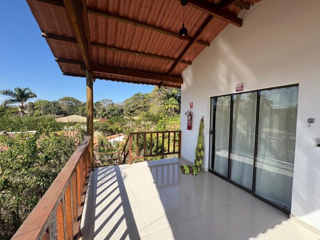 Vende-se Prédio Comercial – 2.300m2 em Localização Privilegiada – Alto Paraíso de Goiás