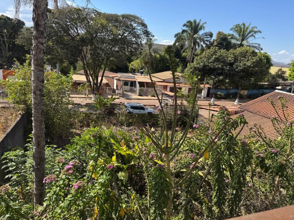 Vende-se Prédio Comercial – 2.300m2 em Localização Privilegiada – Alto Paraíso de Goiás