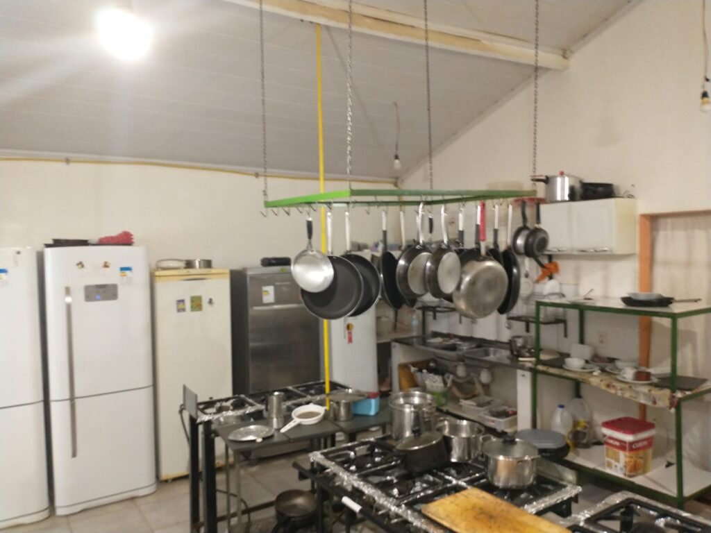 Vende-se Prédio Comercial – 2.300m2 em Localização Privilegiada – Alto Paraíso de Goiás