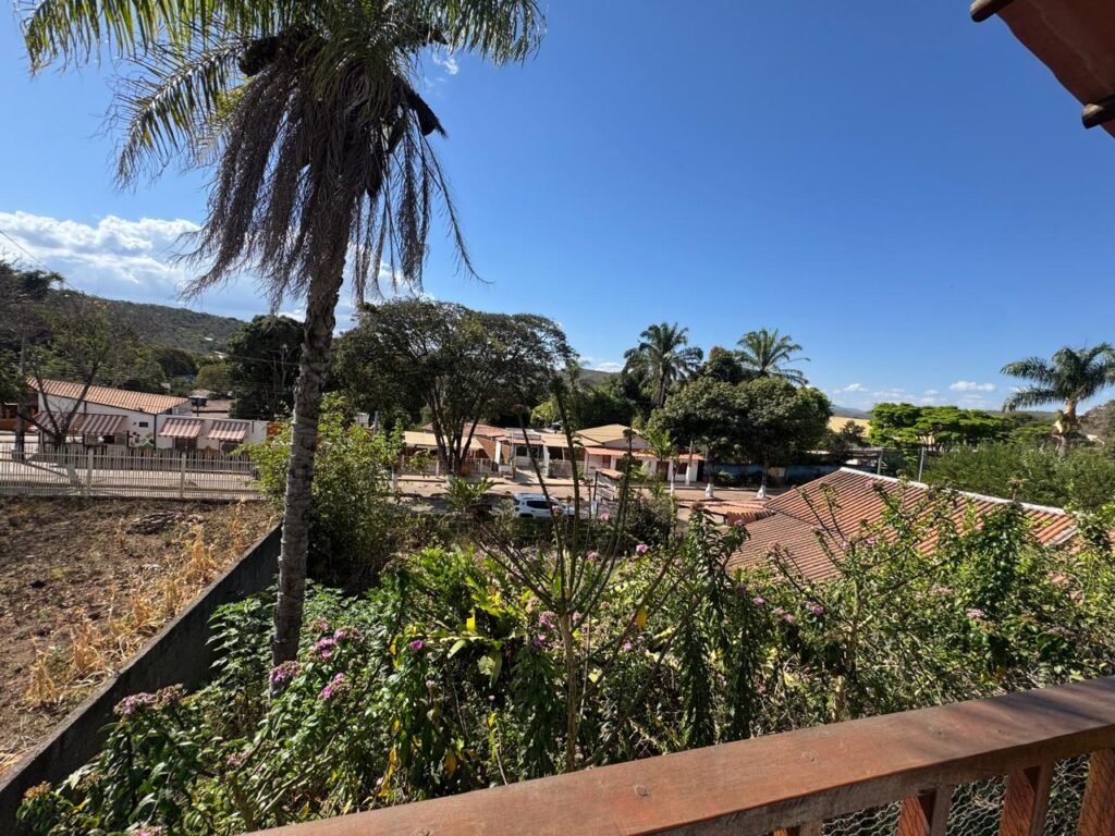 Vende-se Prédio Comercial – 2.300m2 em Localização Privilegiada – Alto Paraíso de Goiás
