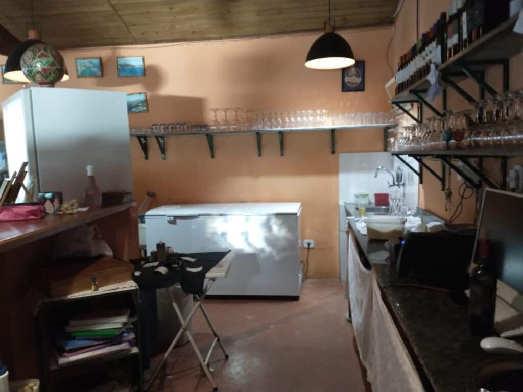 Vende-se Prédio Comercial – 2.300m2 em Localização Privilegiada – Alto Paraíso de Goiás
