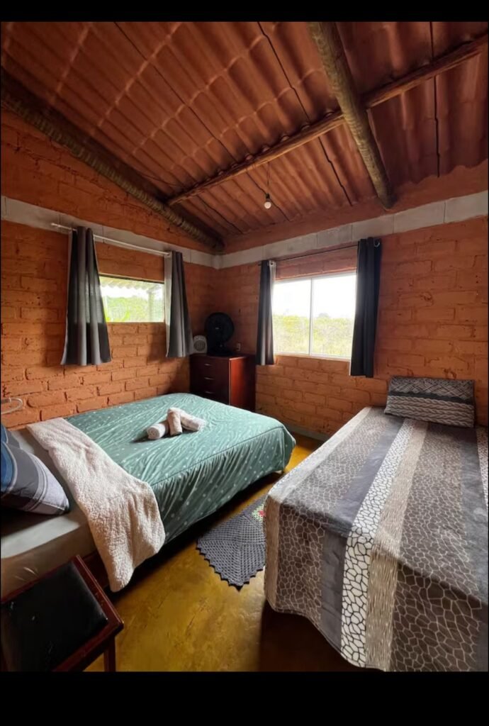 Casa + Chále – 12 km de Alto Paraíso de Goias sentido São Jorge