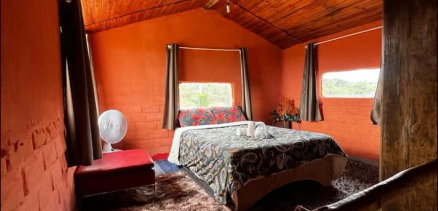 Casa + Chále – 12 km de Alto Paraíso de Goias sentido São Jorge