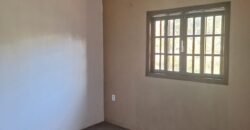 Casa – Km 12 – Entre Alto Paraíso e São Jorge