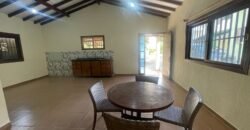 Aluga – se Casa com 3 Quartos – Bairro Paraisinho – Alto Paraíso de Goiás