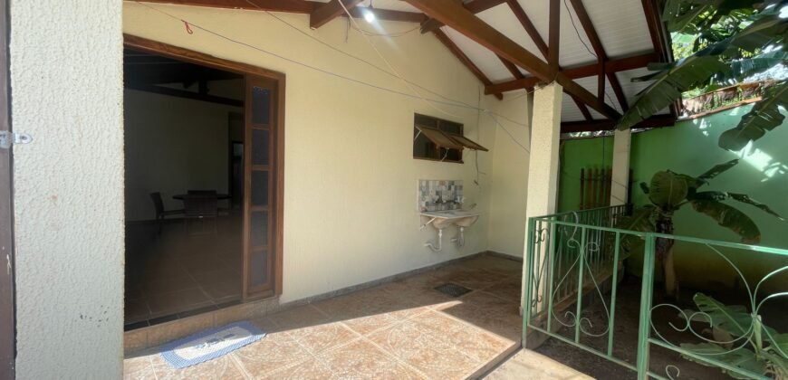 Aluga – se Casa com 3 Quartos – Bairro Paraisinho – Alto Paraíso de Goiás