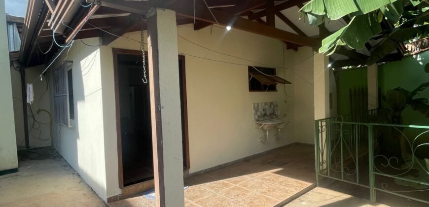 Aluga – se Casa com 3 Quartos – Bairro Paraisinho – Alto Paraíso de Goiás