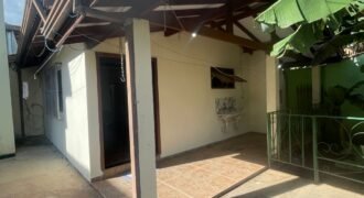 Aluga – se Casa com 3 Quartos – Bairro Paraisinho – Alto Paraíso de Goiás