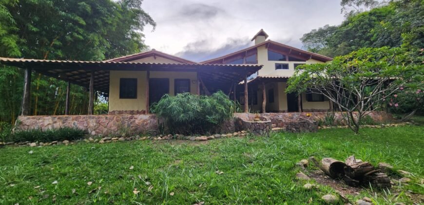 Aluga-se Casa Ampla no Morrão Semi Mobiliada  – Alto Paraíso de Goiás