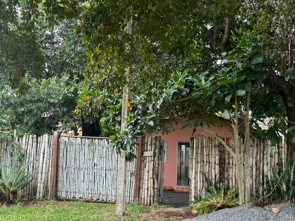 Vende Casa – Bem Localizada – Monte Sinai – Alto Paraíso de Goiás