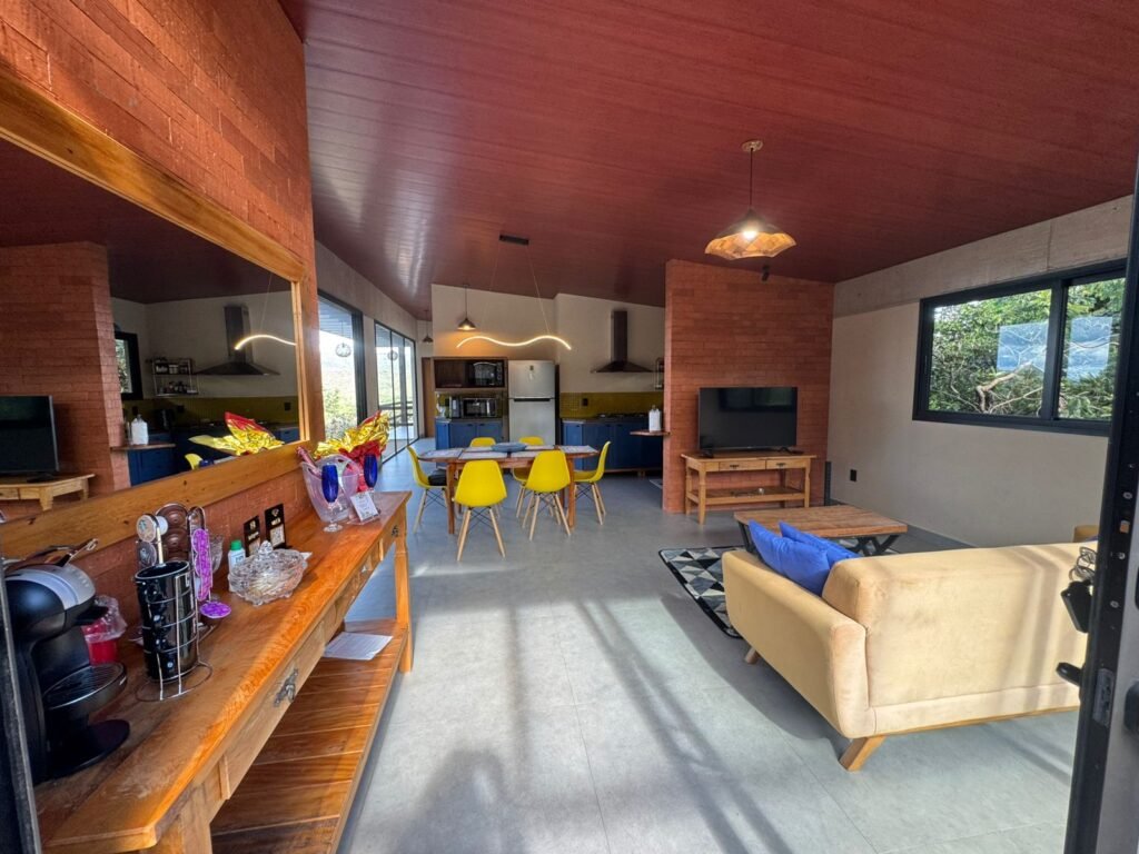 Vende-se Linda Casa – Bairro Eldorado – Alto Paraíso de Goiás