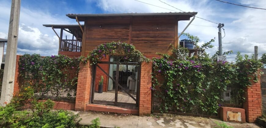 🏡 ALUGA-SE CASA COM VISTA – BAIRRO ELDORADO | ALTO PARAÍSO DE GOIÁS