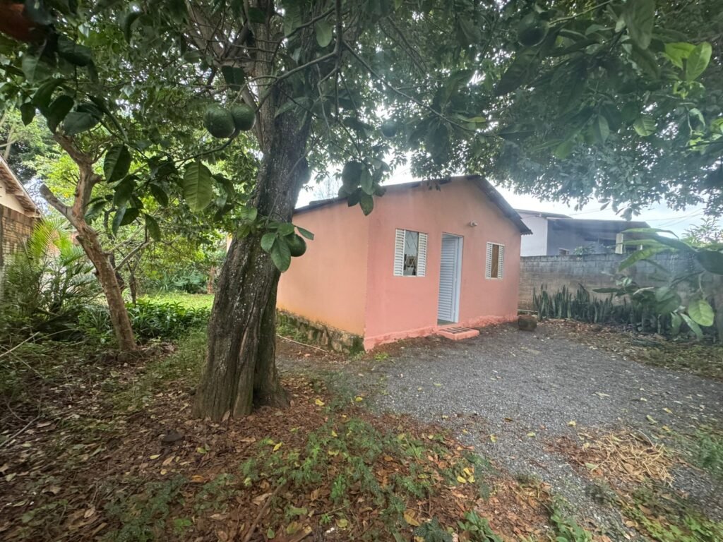 Vende Casa – Bem Localizada – Monte Sinai – Alto Paraíso de Goiás
