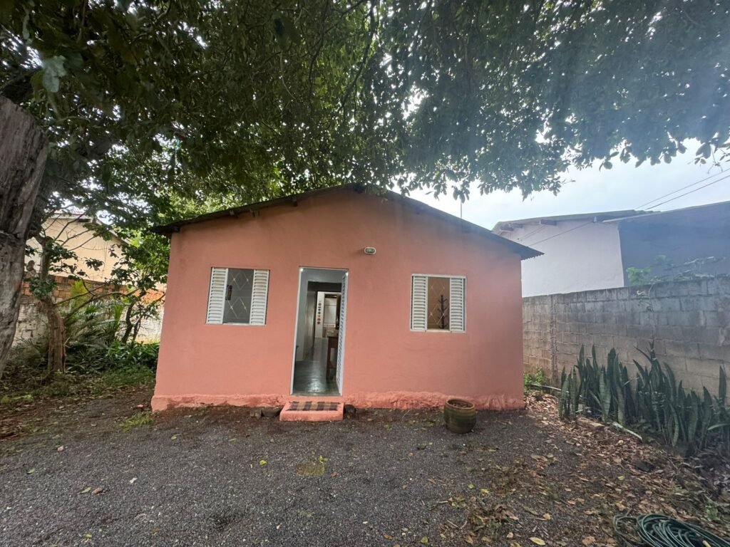 Vende Casa – Bem Localizada – Monte Sinai – Alto Paraíso de Goiás