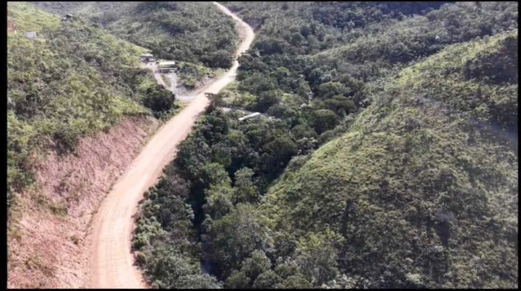 Gleba de 12ha, 3 km de Alto Paraíso sentido Moinho
