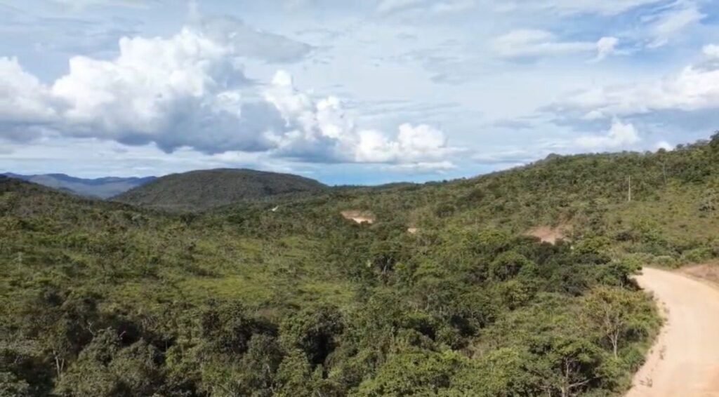 Gleba de 12ha, 3 km de Alto Paraíso sentido Moinho