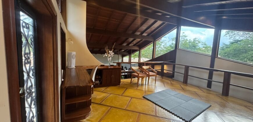 Aluga-se Casa Ampla no Morrão Semi Mobiliada  – Alto Paraíso de Goiás