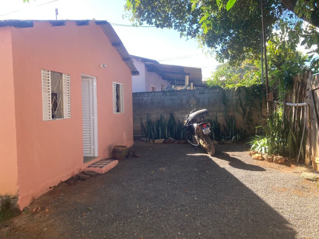 Vende Casa – Bem Localizada – Monte Sinai – Alto Paraíso de Goiás