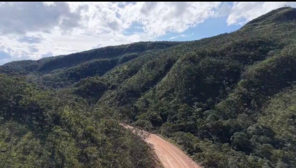 Gleba de 12ha, 3 km de Alto Paraíso sentido Moinho