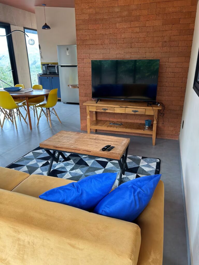 Vende-se Linda Casa – Bairro Eldorado – Alto Paraíso de Goiás